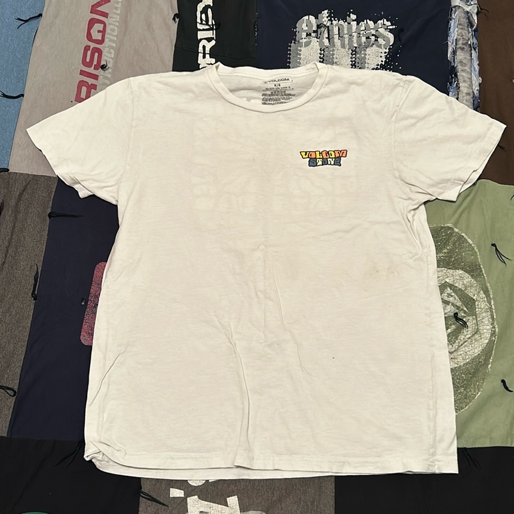 Volcom t shirt